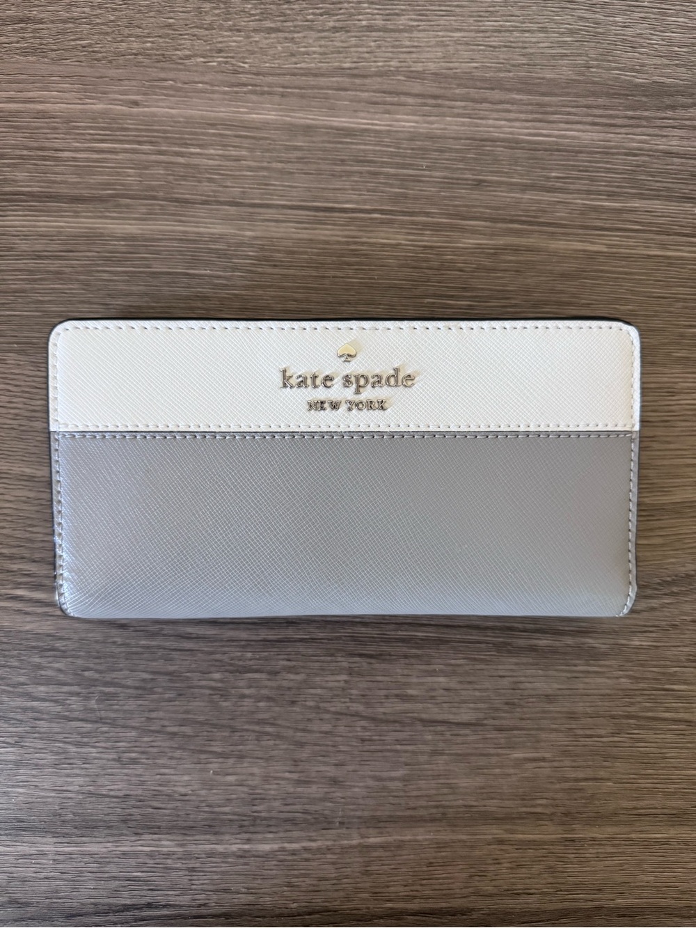 kate spade Two-Tone Saffiano Wallet in White and Light Gray